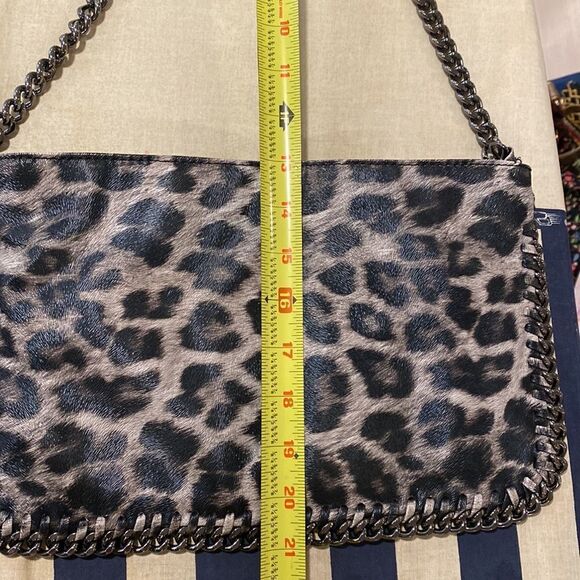 Carlos Santana cheetah print metal chain strap shoulder bag - Picture 10 of 10
